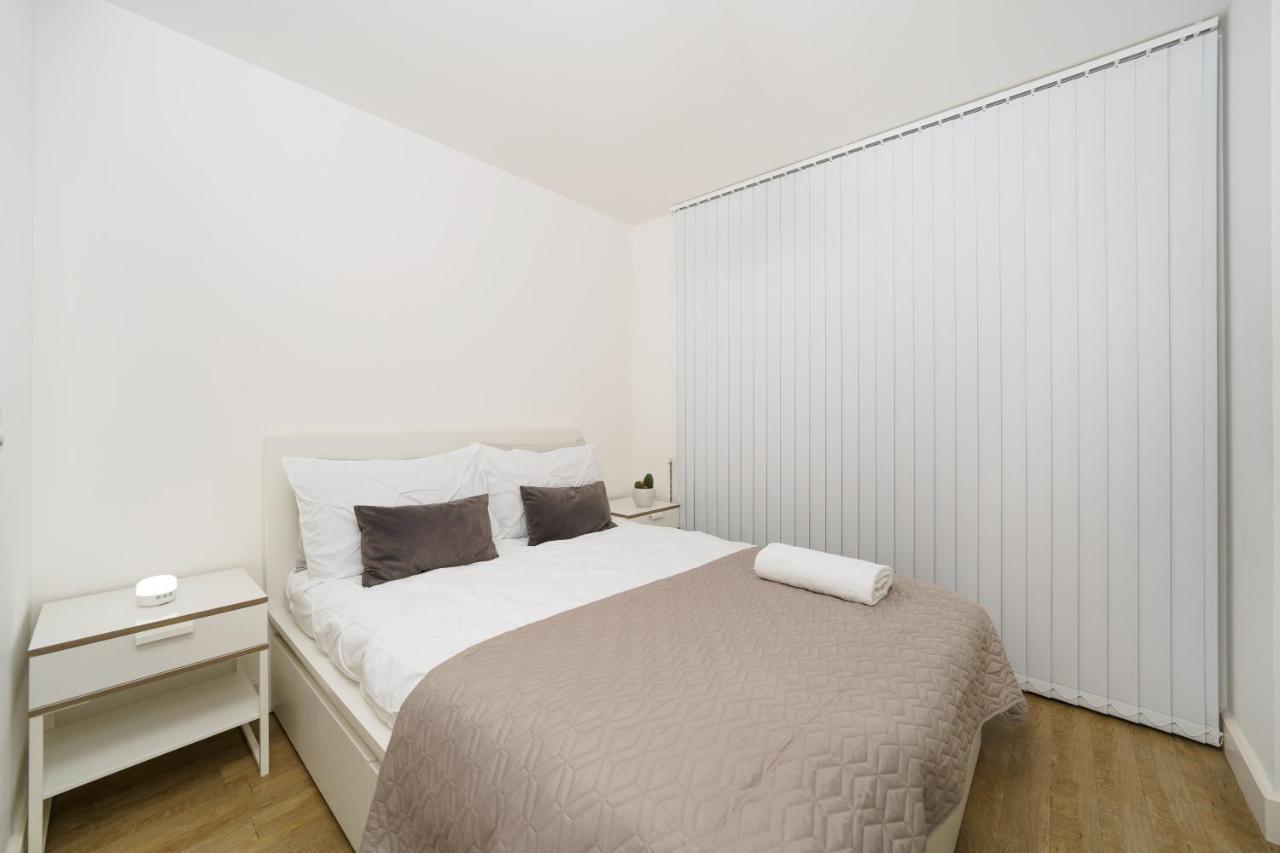 Stylish Fully-Equipped One Bedroom Apartment With Extra Sofa Bed, Free Secure Parking, Onsite Gym, 24Hr Security & Concierge London Ngoại thất bức ảnh